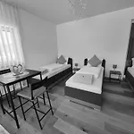 Neubauwohnung Mit 80 M2 Terrasse, 8 Minuten Von Entfernt Lägenhet Linz