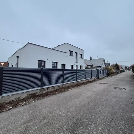 Apartament Neubauwohnung Mit 80 M2 Terrasse, 8 Minuten Von Entfernt