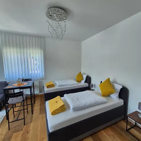 Neubauwohnung Mit 80 M2 Terrasse, 8 Minuten Von Entfernt لينتز