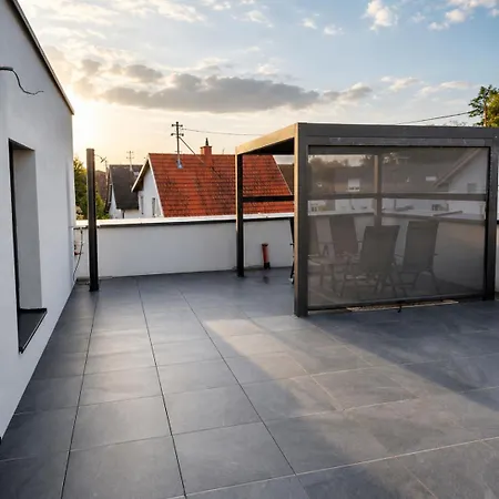 Neubauwohnung Mit 80 M2 Terrasse, 8 Minuten Von Entfernt Linz
