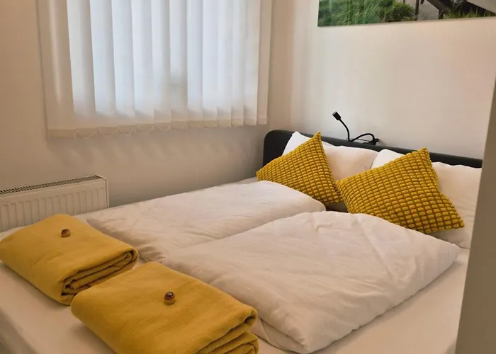 Neubauwohnung Mit 80 M2 Terrasse, 8 Minuten Von Entfernt Apartment Linz