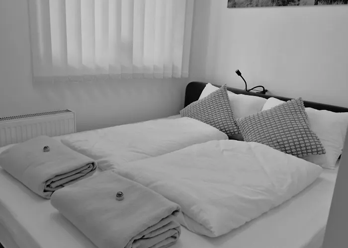 Apartment Neubauwohnung Mit 80 M2 Terrasse, 8 Minuten Von Entfernt *