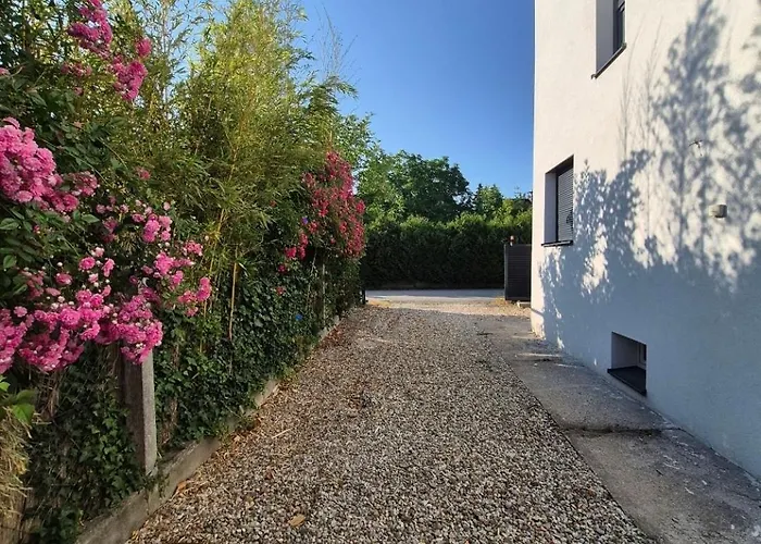 Neubauwohnung Mit 80 M2 Terrasse, 8 Minuten Von Entfernt Lägenhet Linz