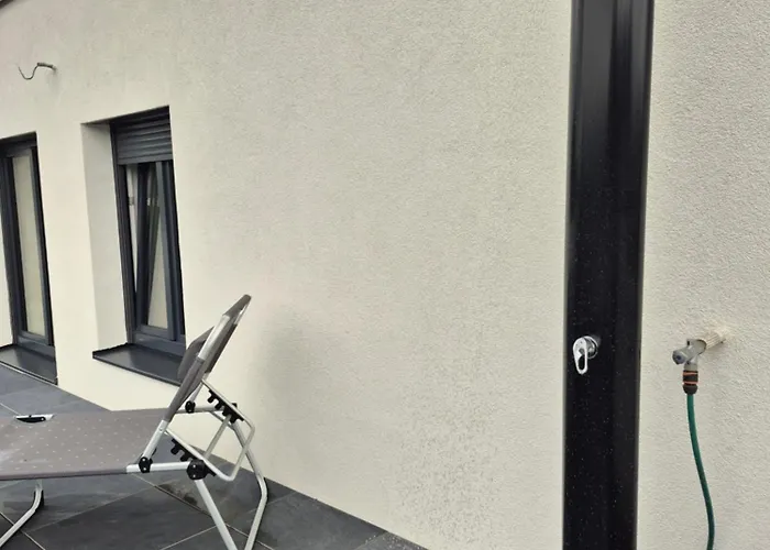 Neubauwohnung Mit 80 M2 Terrasse, 8 Minuten Von Entfernt *