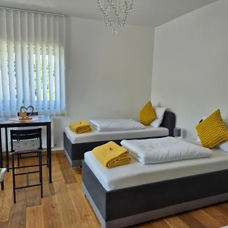 Апартаменты Neubauwohnung Mit 80 M2 Terrasse, 8 Minuten Von Entfernt